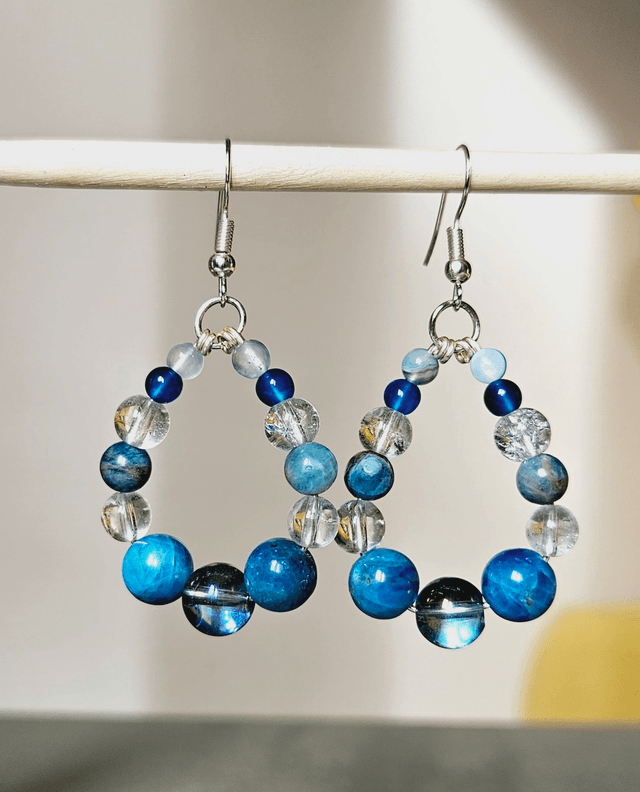 Boucles d'oreilles apatite, agate bleue et cristal de roche